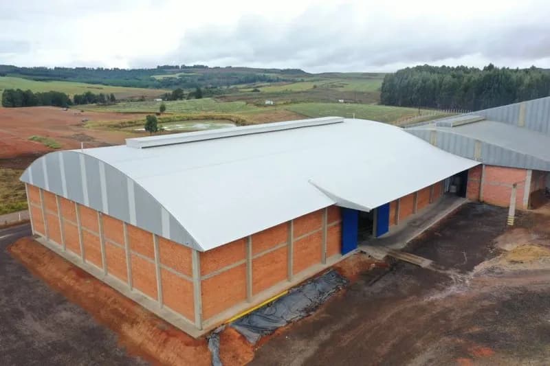 Construção de Armazém – foto de capa da obra